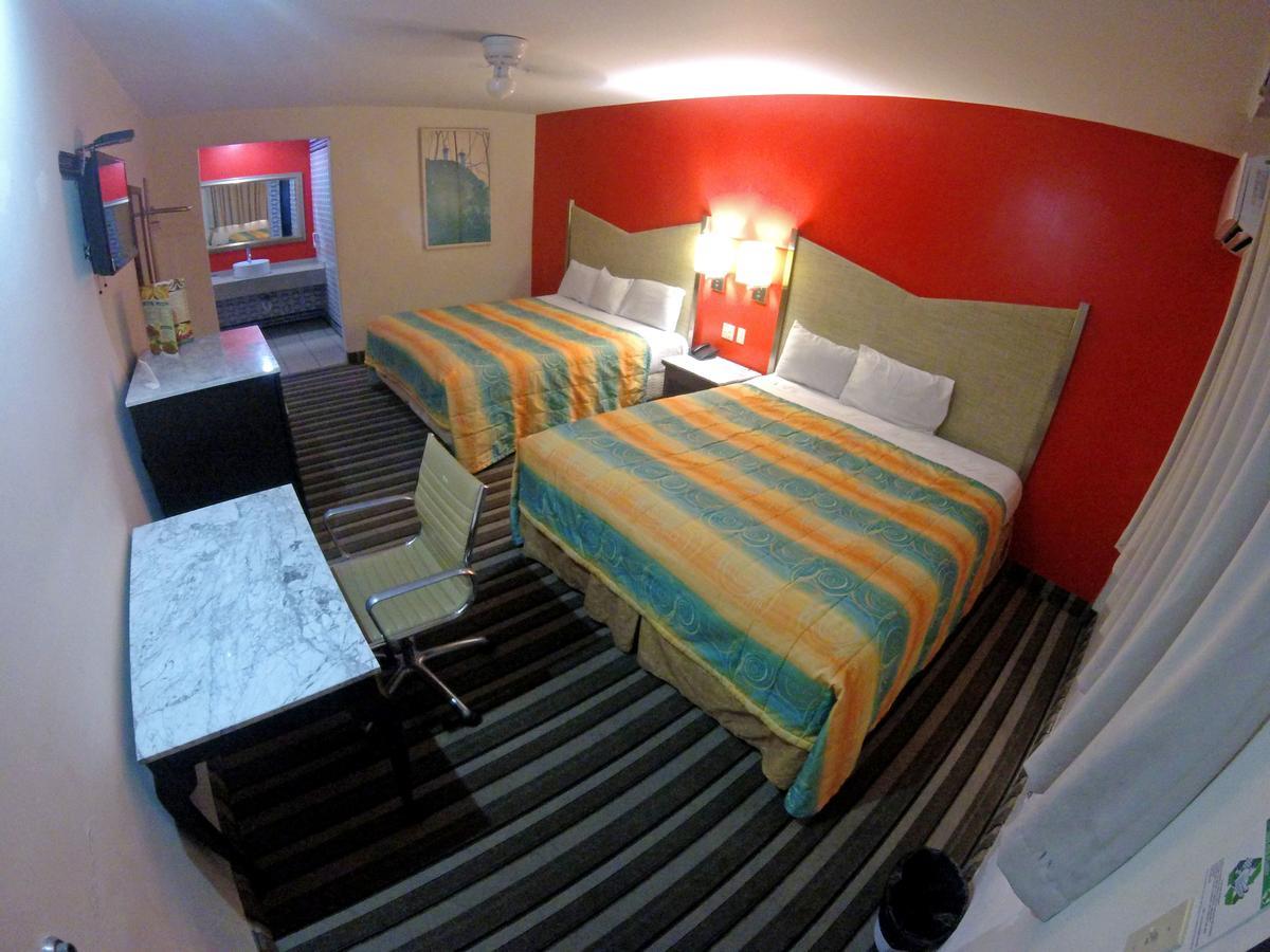 Las Torres Hotel Mexicali Kültér fotó
